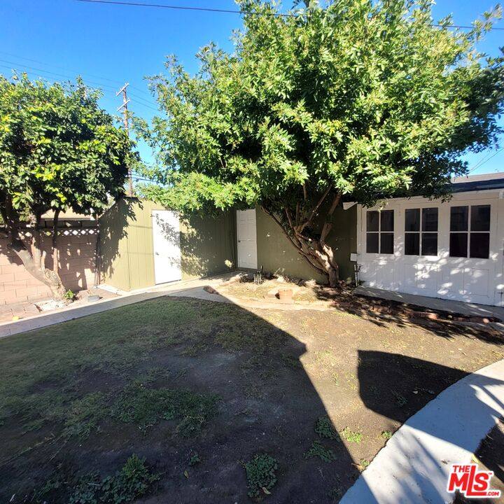 Apartment for rent at 3760 Wellington Rd, Los Angeles, CA 90016