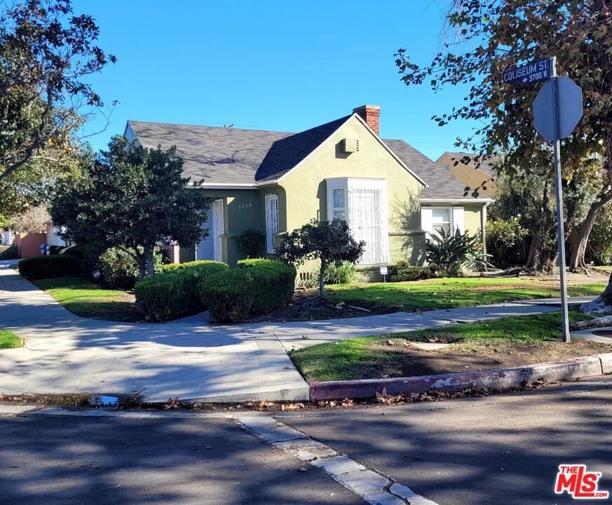 Apartment for rent at 3760 Wellington Rd, Los Angeles, CA 90016