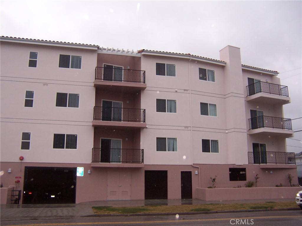 Apartment for rent at 4438 Vista Del Monte Ave #202, Sherman Oaks, CA 91403