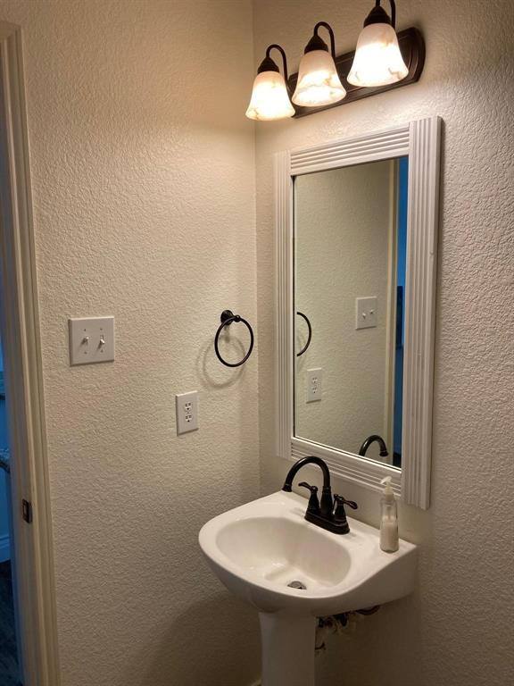 Apartment for rent at 12638 Carpenter Lane, Rhome, TX 76078