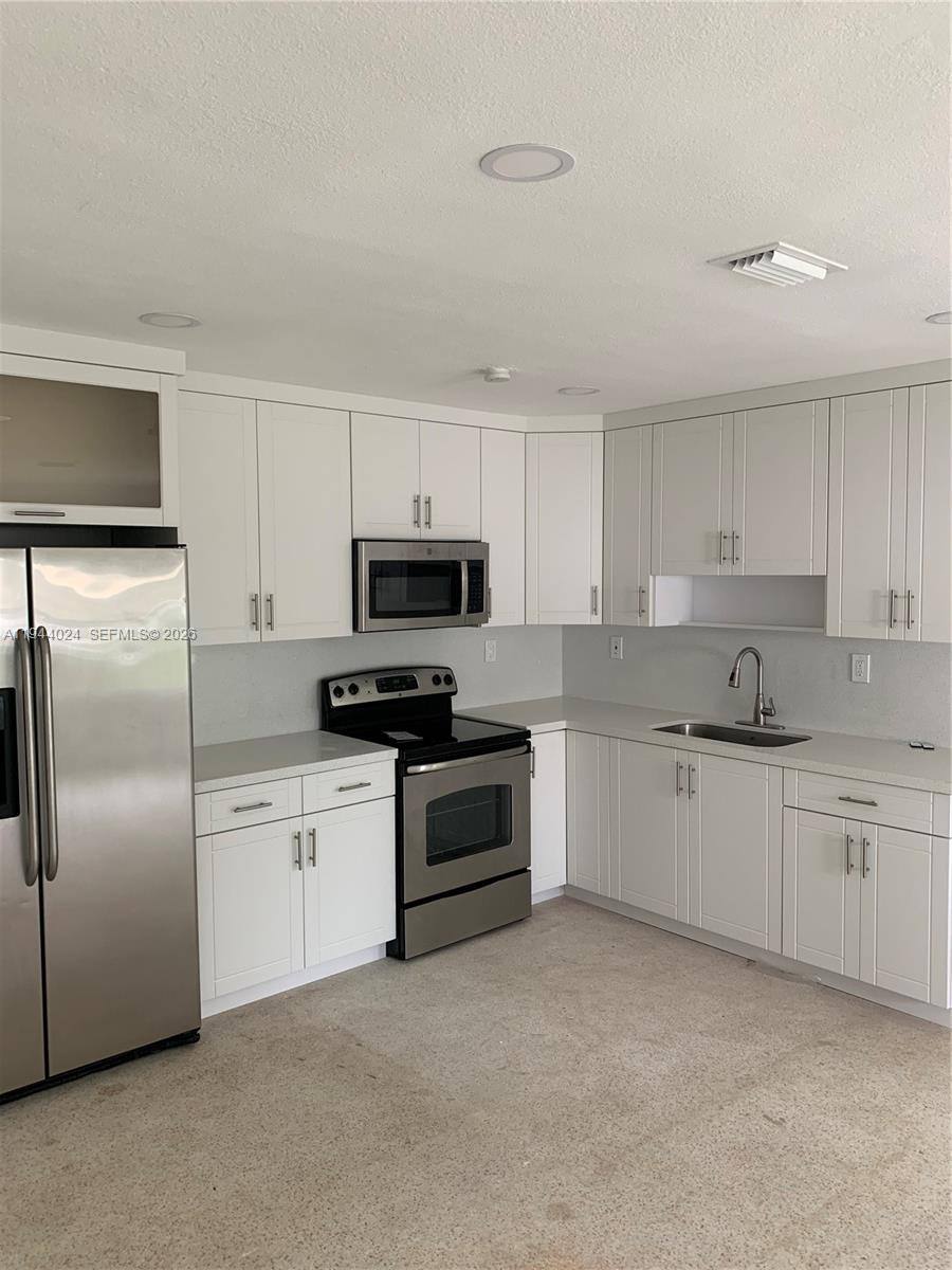 Apartment for rent at 6740 Park St #1, Hollywood, FL 33024