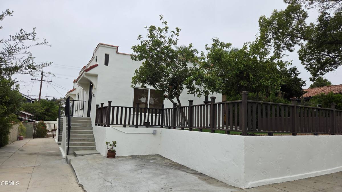 Apartment for rent at 3172 Larga Ave, Los Angeles, CA 90039