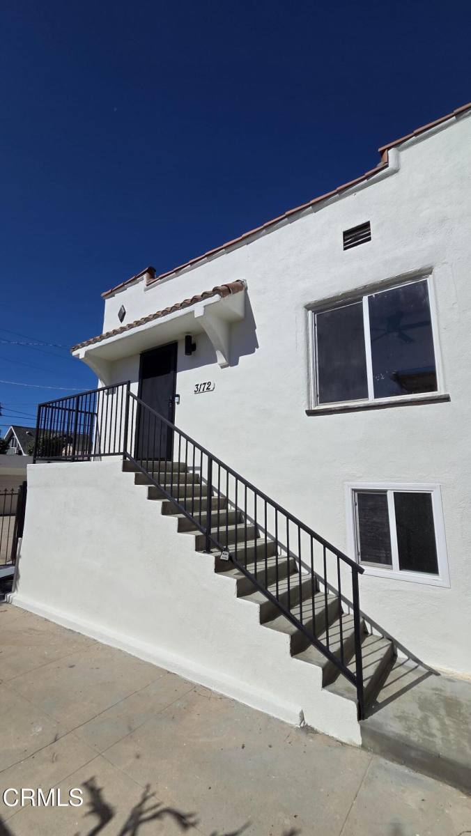Apartment for rent at 3172 Larga Ave, Los Angeles, CA 90039