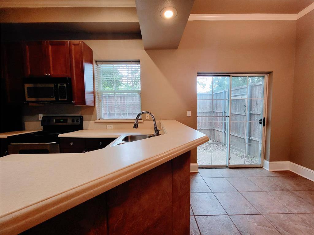 Townhouse for rent at 1819 N Fitzhugh Ave #1819C, Dallas, TX 75204