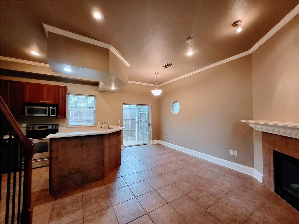 Townhouse for rent at 1819 N Fitzhugh Ave #1819C, Dallas, TX 75204