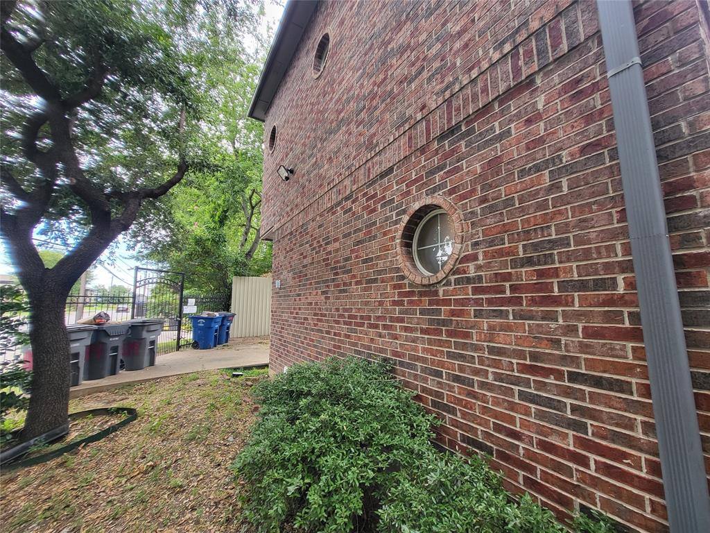 Townhouse for rent at 1819 N Fitzhugh Ave #1819C, Dallas, TX 75204