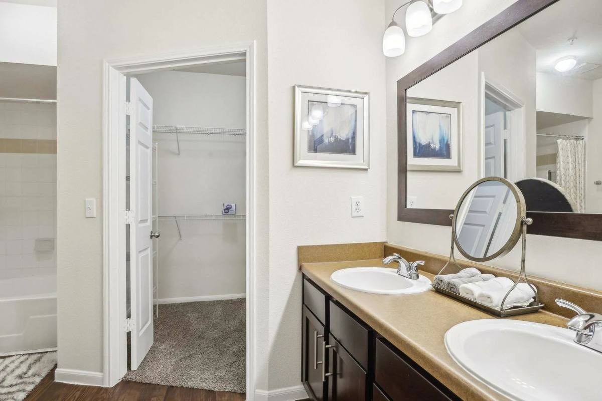 Apartment for rent at 3323 McCue Rd #PU1, Houston, TX 77056