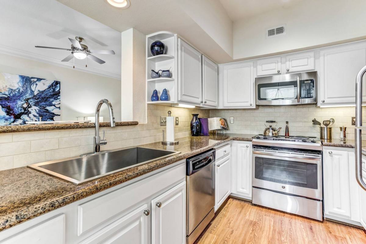Apartment for rent at 99 N Post Oak Lane #POAW1, Houston, TX 77024