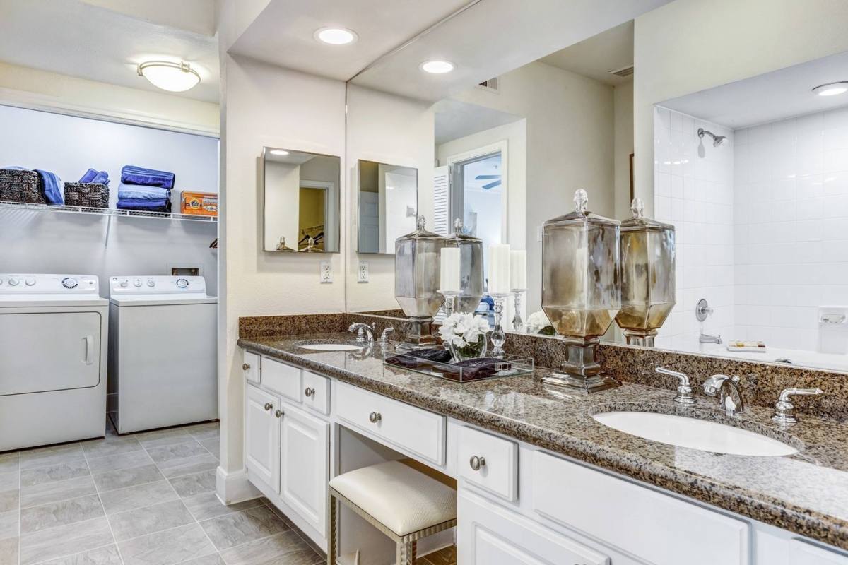 Apartment for rent at 99 N Post Oak Lane #POAW1, Houston, TX 77024