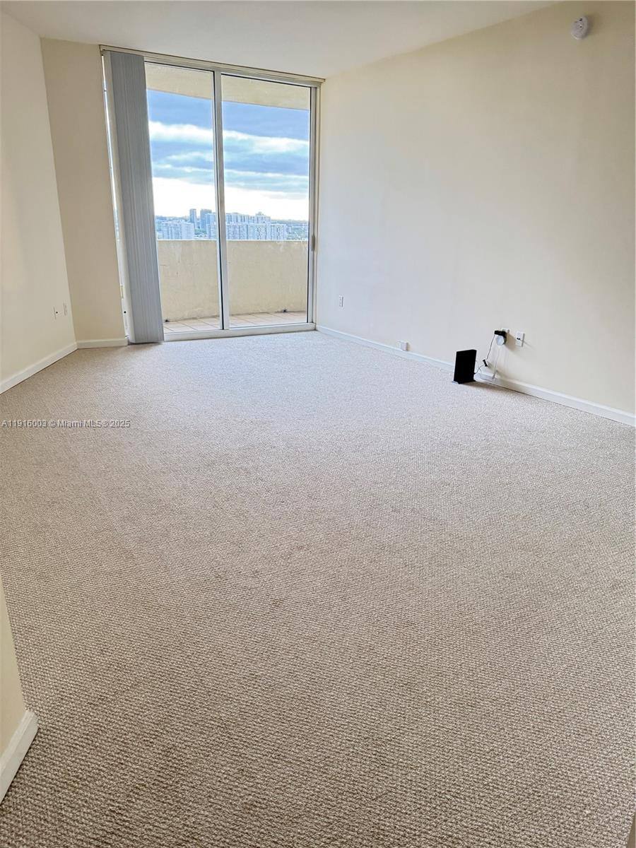 Apartment for rent at 19501 W Country Club Dr #19501PH06, Miami, FL 33180