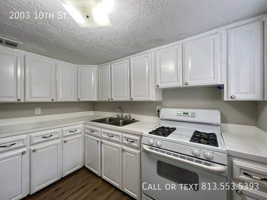 House for rent at 2003 10th St S, Saint Petersburg, FL 33705