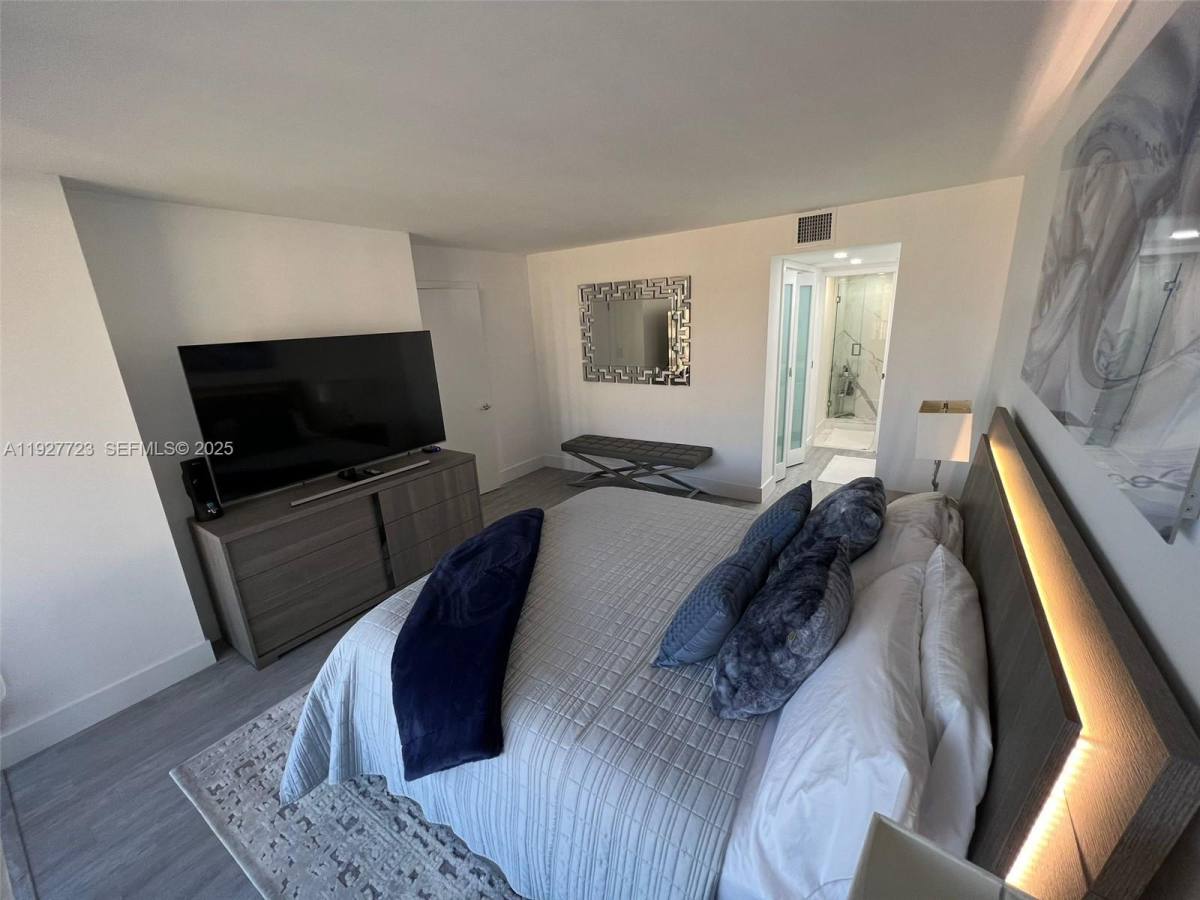 Apartment for rent at 1865 Brickell Ave #1865A1607, Miami, FL 33129