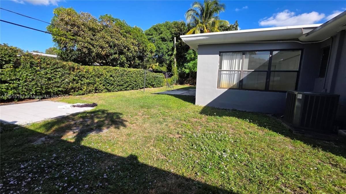 Apartment for rent at 525 NE 132nd Terrace #525525 Y 526, Miami, FL 33161