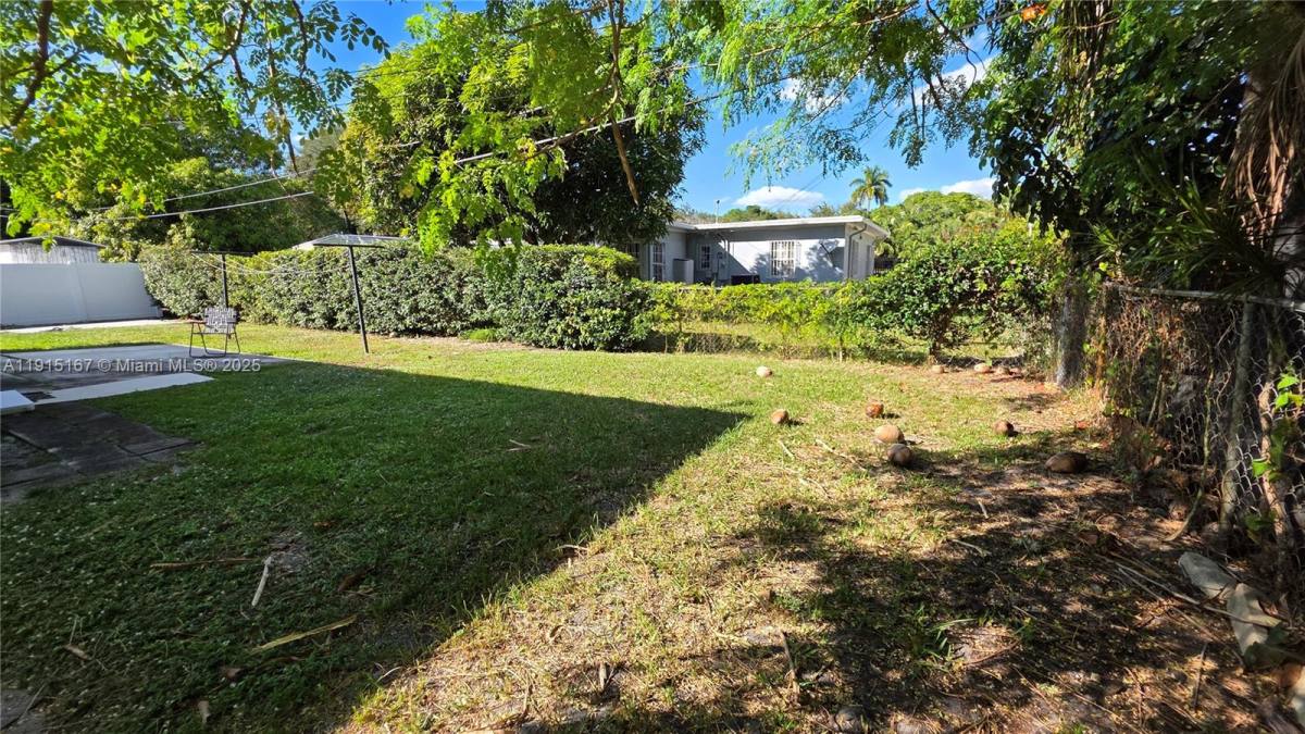 Apartment for rent at 525 NE 132nd Terrace #525525 Y 526, Miami, FL 33161