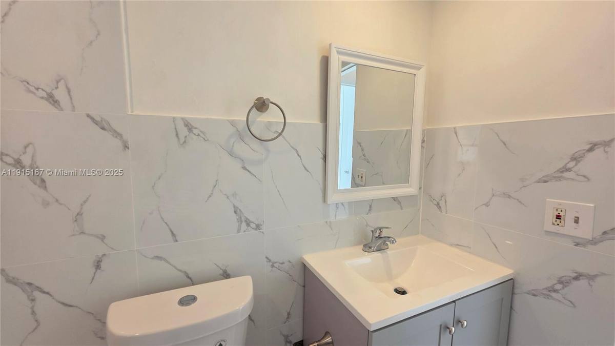 Apartment for rent at 525 NE 132nd Terrace #525525 Y 526, Miami, FL 33161