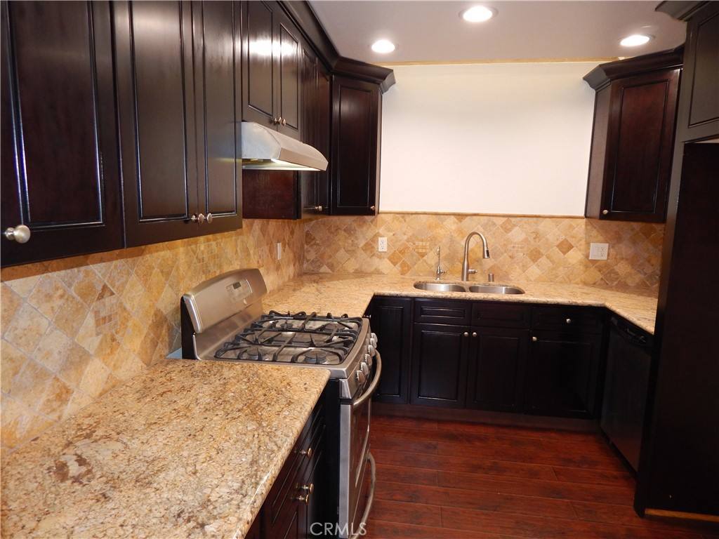 Townhouse for rent at 11834 Gilmore St, North Hollywood, CA 91606