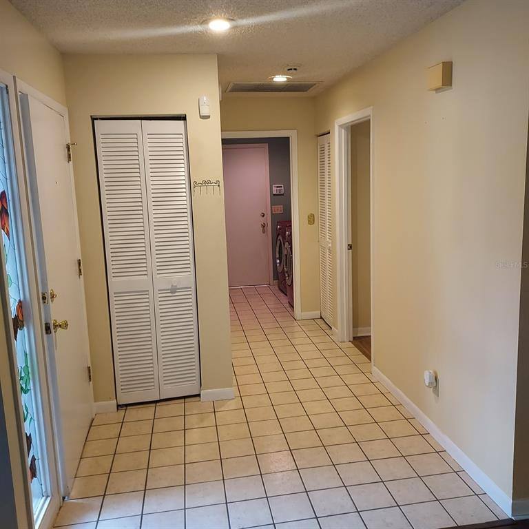 Apartment for rent at 13804 Lazy Oak Dr, Tampa, FL 33613