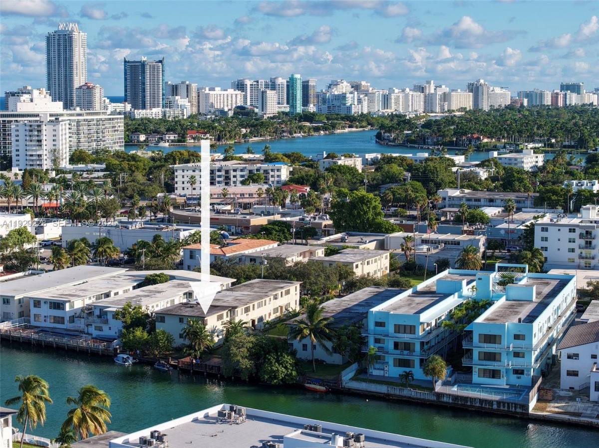 Apartment for rent at 1135 Marseille Dr #3, Miami Beach, FL 33141