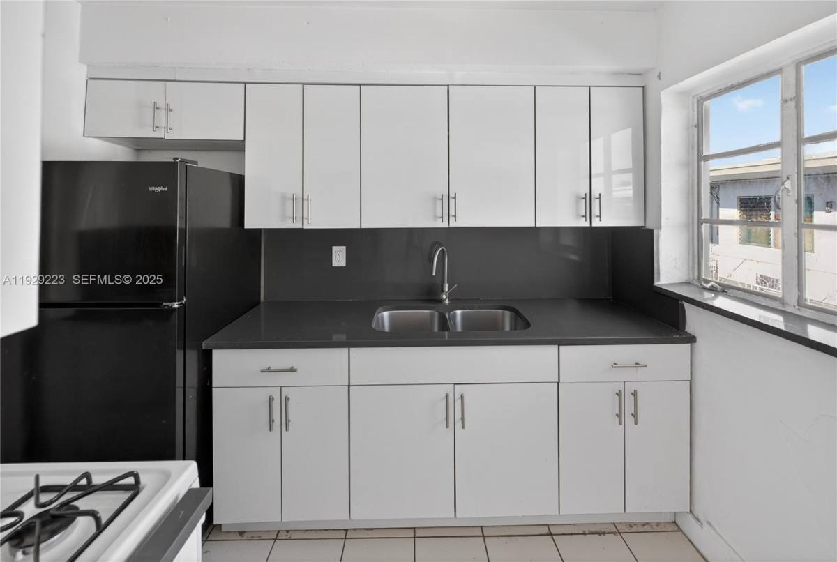 Apartment for rent at 1135 Marseille Dr #3, Miami Beach, FL 33141