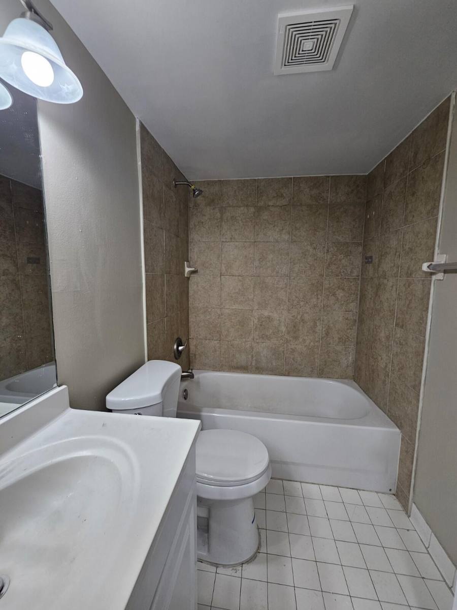 Apartment for rent at 1900 N Congress Ave #205, West Palm Beach, FL 33401