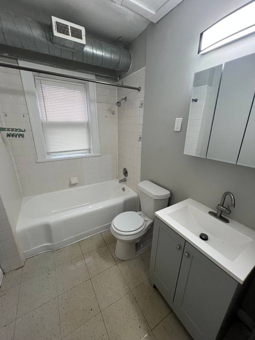Apartment for rent at 2772 Lancashire Rd, Cleveland, OH 44106