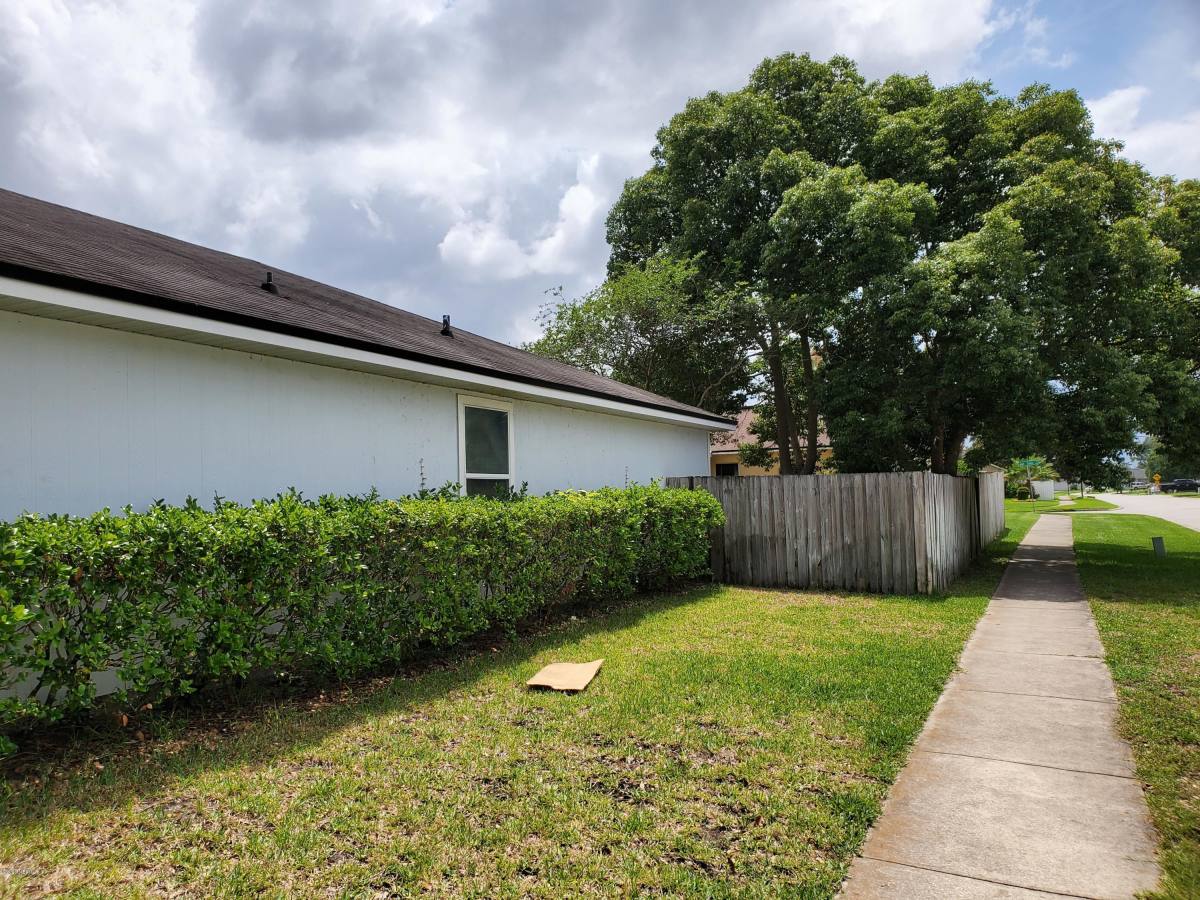 Apartment for rent at 3432 International Village Dr W, Jacksonville, FL 32277