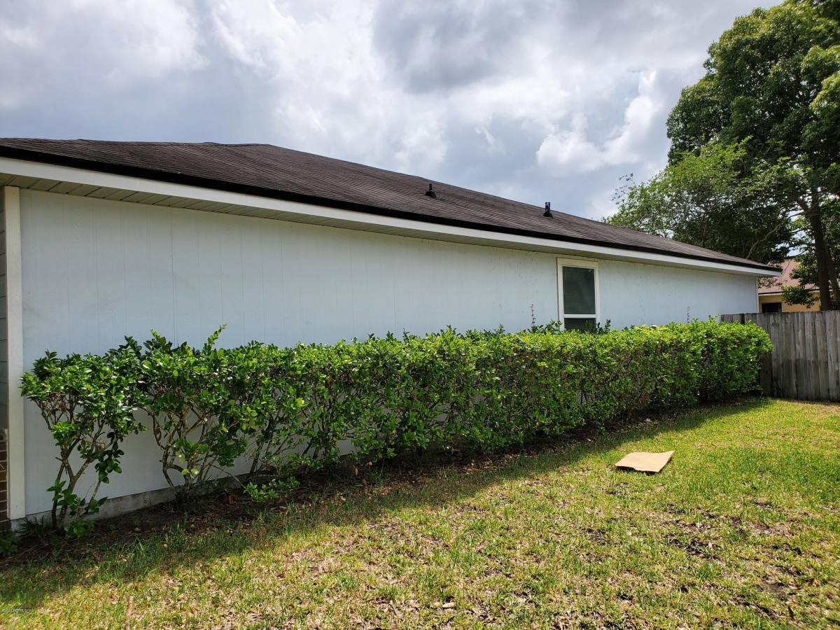 Apartment for rent at 3432 International Village Dr W, Jacksonville, FL 32277