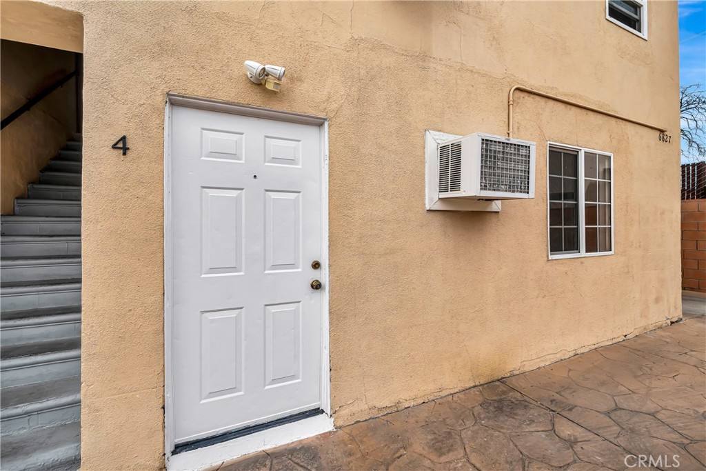 Apartment for rent at 6827 Simpson Ave #4, North Hollywood, CA 91605