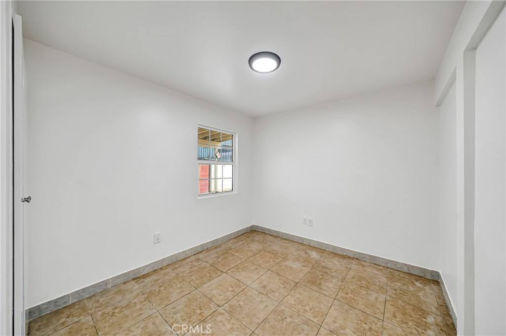 Apartment for rent at 6827 Simpson Ave #4, North Hollywood, CA 91605