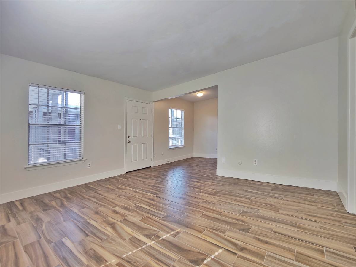 Apartment for rent at 600 19th St #16, Galveston, TX 77550