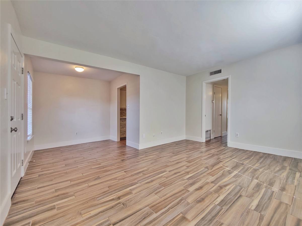 Apartment for rent at 600 19th St #16, Galveston, TX 77550