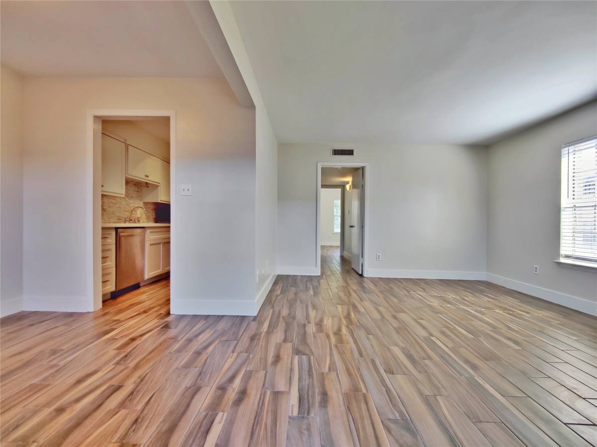 Apartment for rent at 600 19th St #16, Galveston, TX 77550