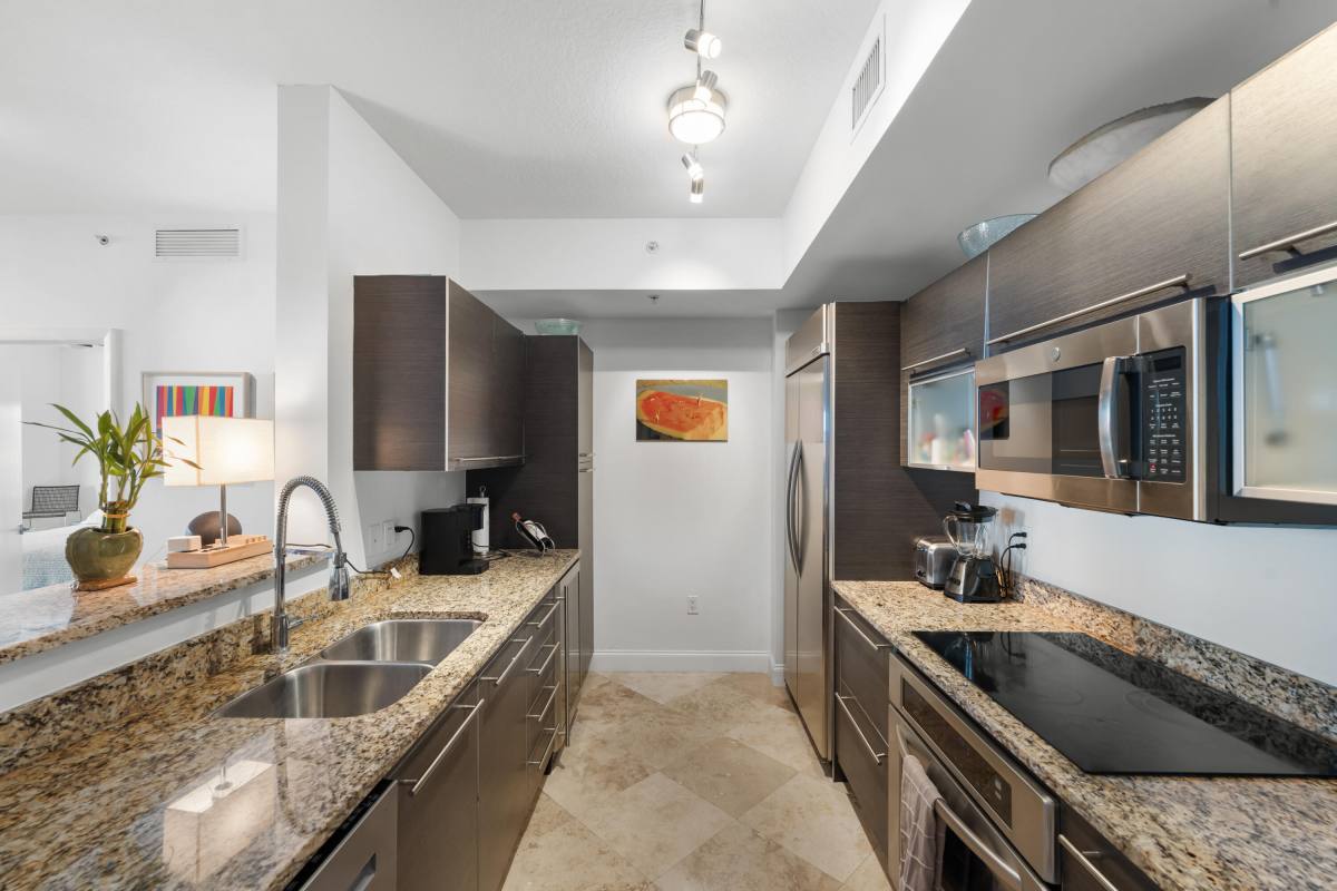 Apartment for rent at 550 Okeechobee Blvd #1407, West Palm Beach, FL 33401