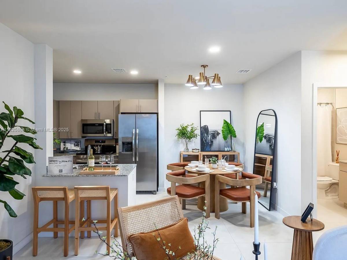 Condo for rent at 628 NE 2nd St #102, Dania, FL 33004