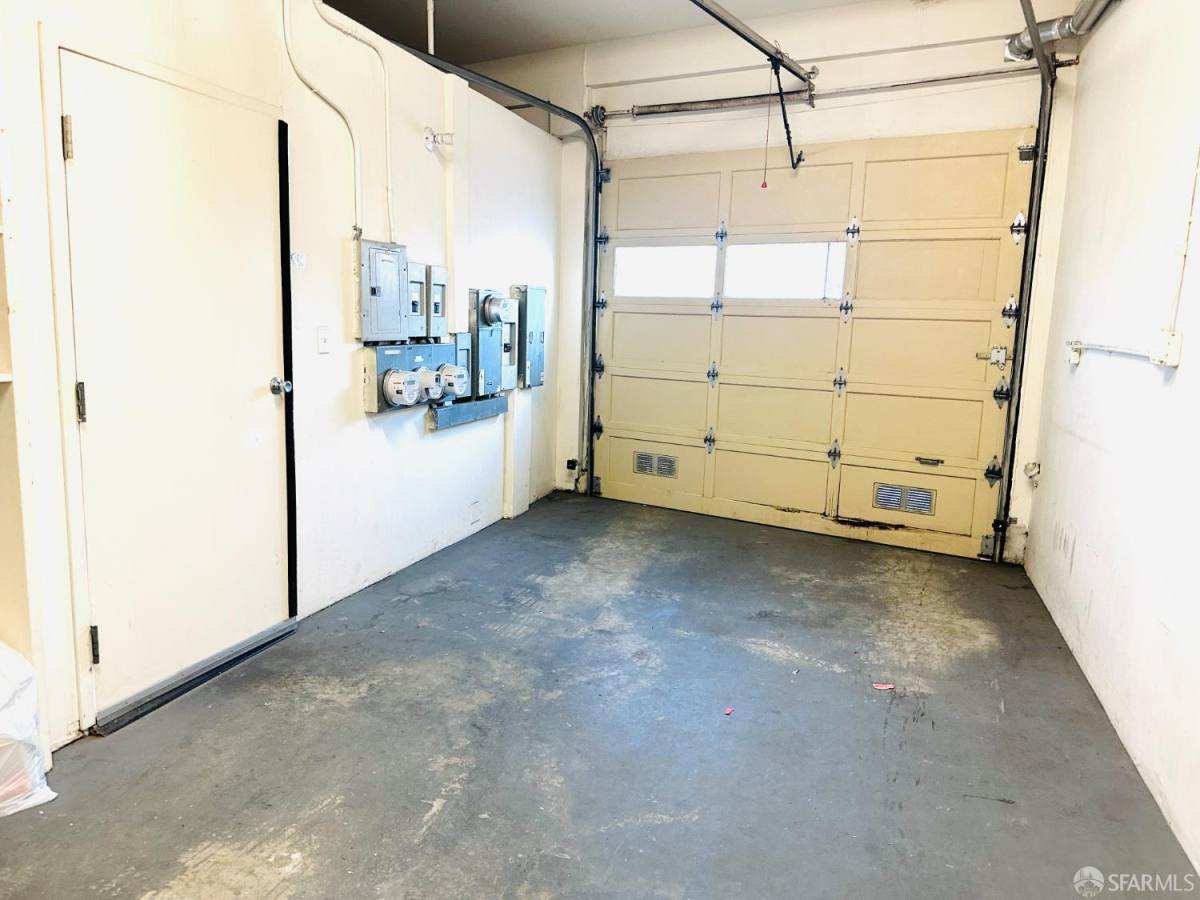Apartment for rent at 5654 Mission St, San Francisco, CA 94112