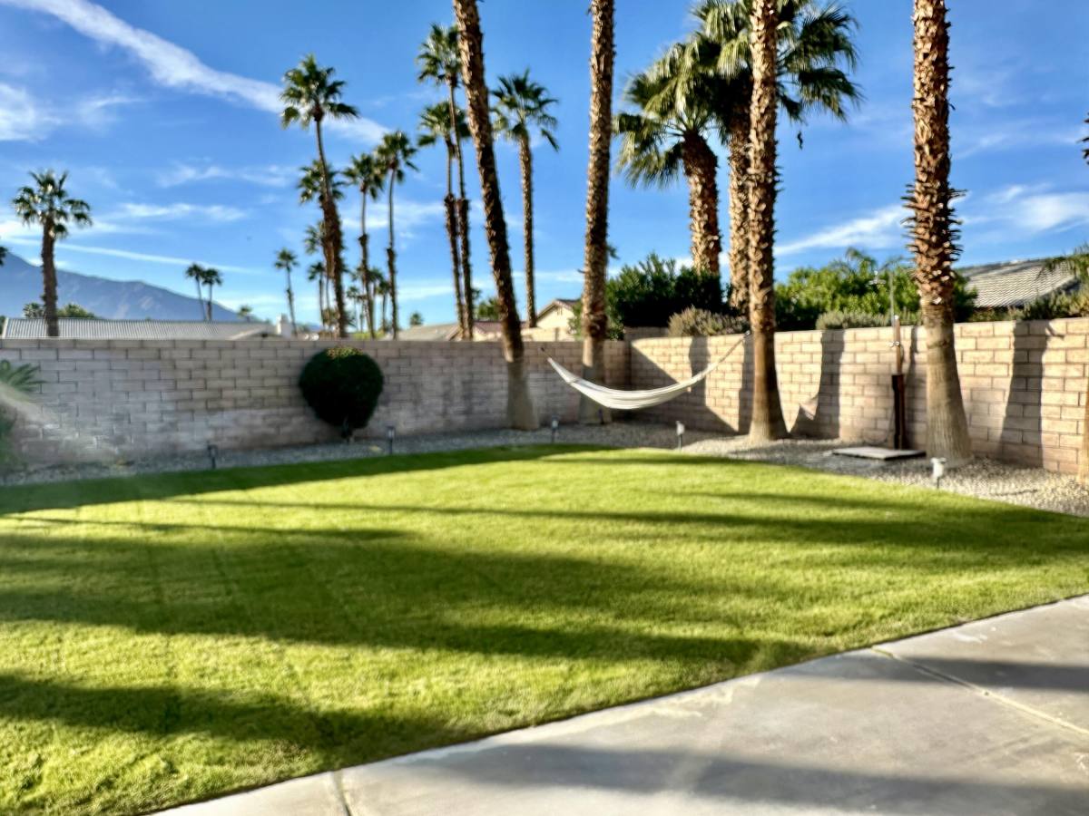 Apartment for rent at 27131 Shadowcrest Lane, Cathedral City, CA 92234