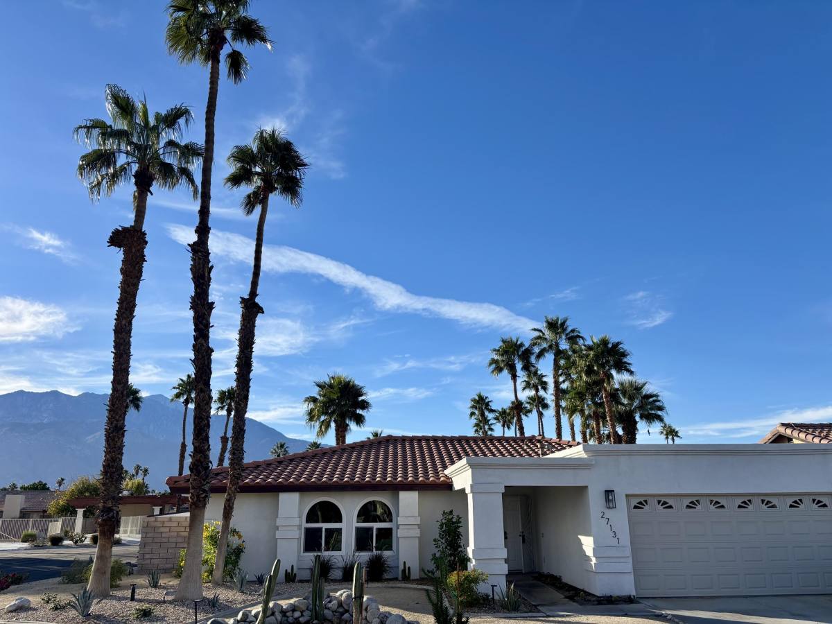 Apartment for rent at 27131 Shadowcrest Lane, Cathedral City, CA 92234