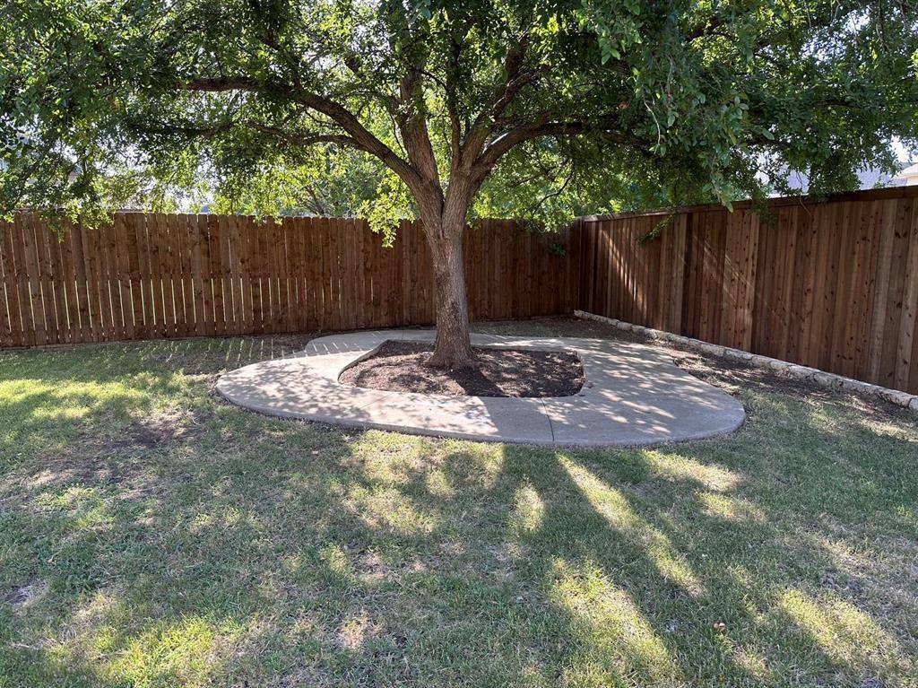 Apartment for rent at 8205 Rancho De La Osa Trail, McKinney, TX 75070