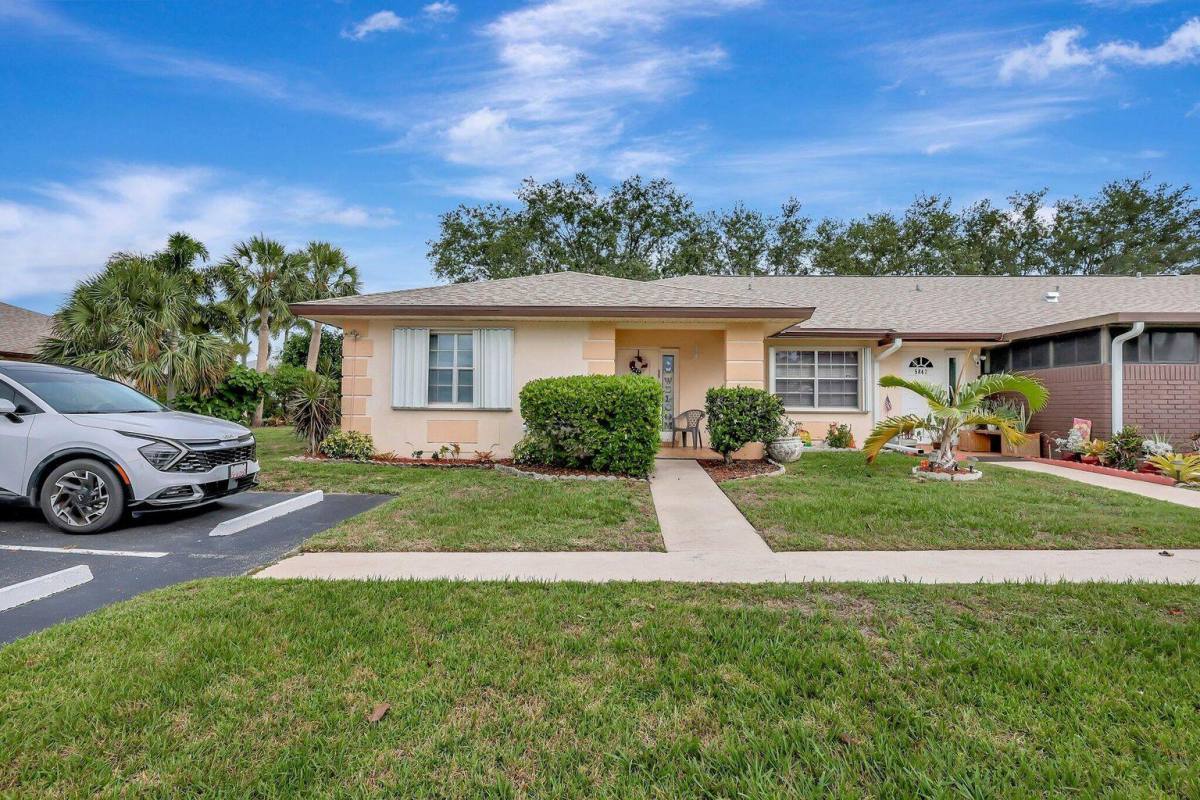 Apartment for rent at 5840 Summerfield Court, Fort Pierce, FL 34982