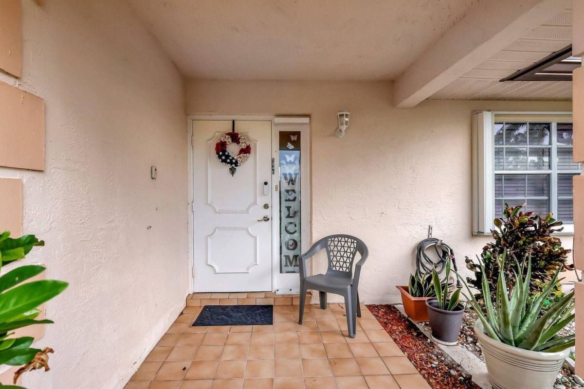 Apartment for rent at 5840 Summerfield Court, Fort Pierce, FL 34982