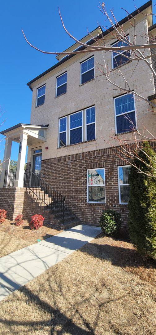 Townhouse for rent at 110 Grand Approach Dr, Woodstock, GA 30188