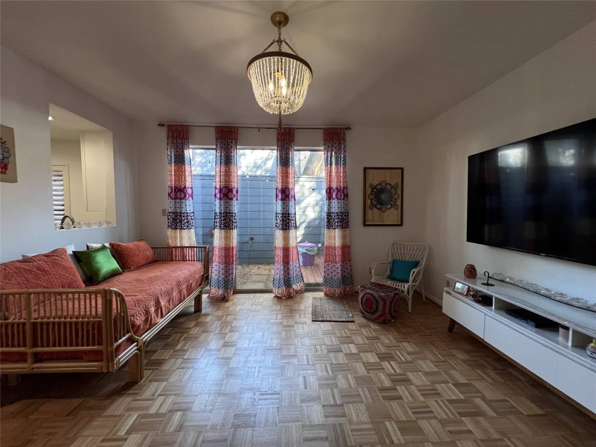 Apartment for rent at 2100 Commonwealth St #2100L, Houston, TX 77006