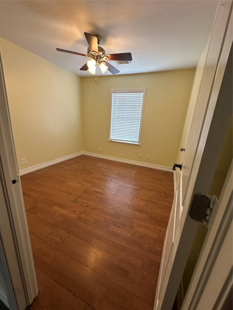 Apartment for rent at 10110 Glenmawr Dr, Houston, TX 77075