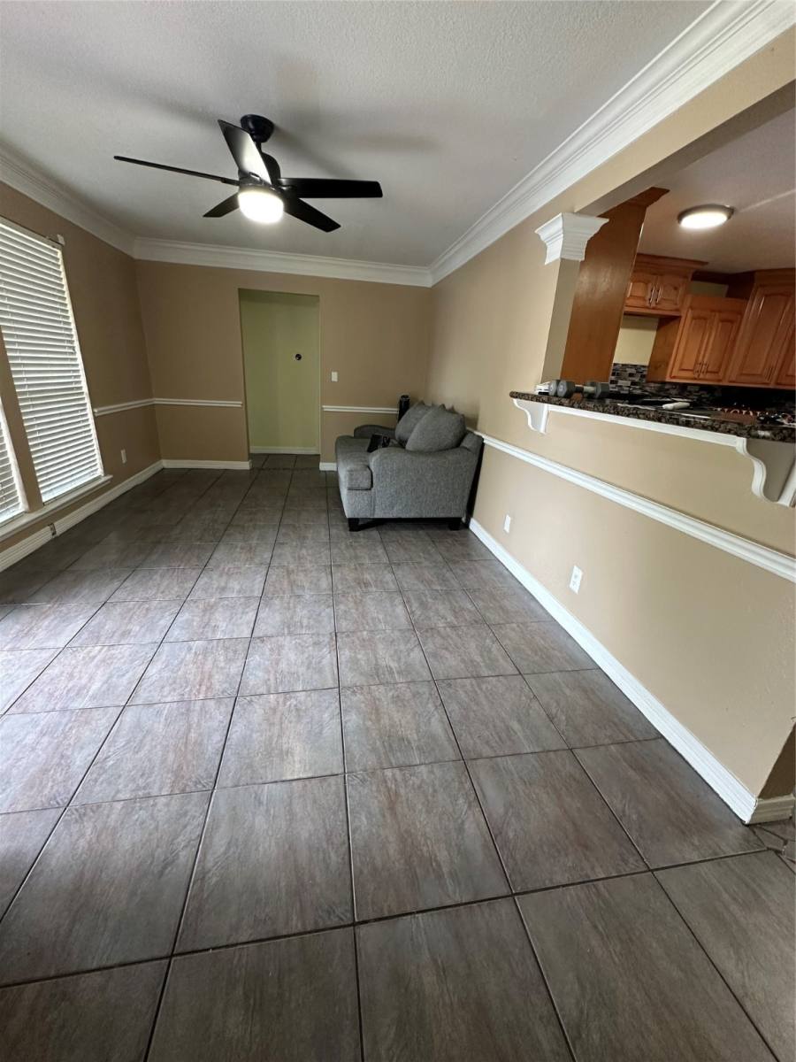 Apartment for rent at 10110 Glenmawr Dr, Houston, TX 77075