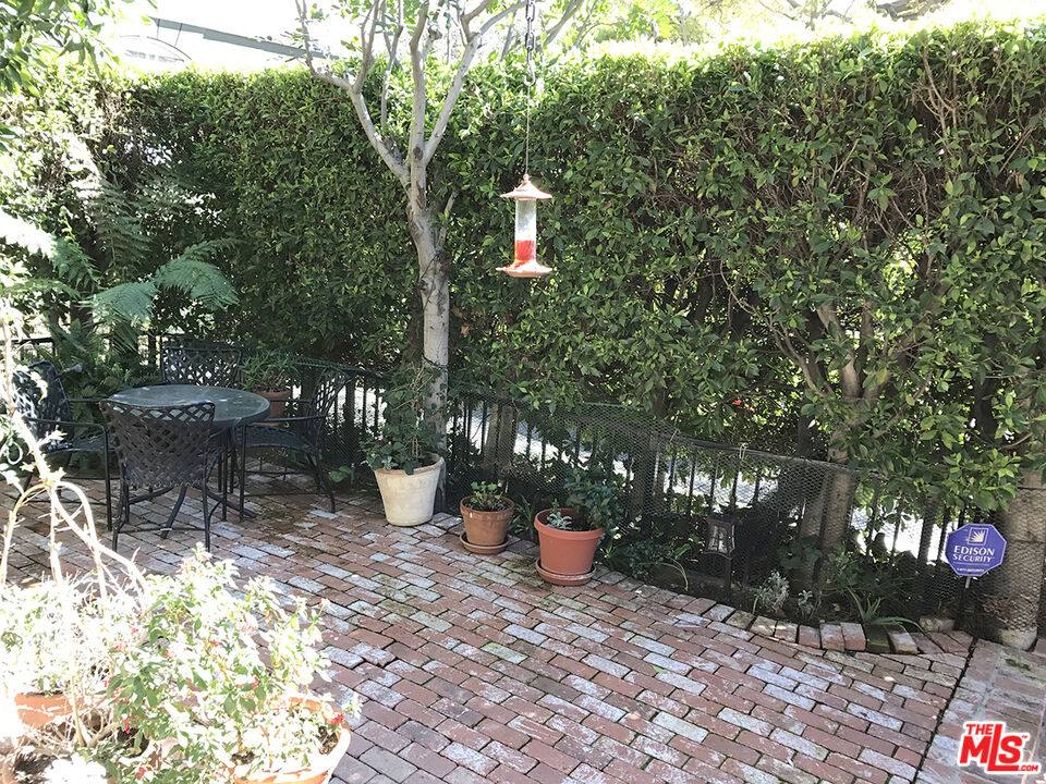 Apartment for rent at 8727 Shoreham Dr #2, West Hollywood, CA 90069