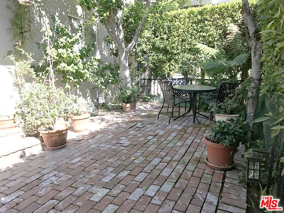 Apartment for rent at 8727 Shoreham Dr #2, West Hollywood, CA 90069