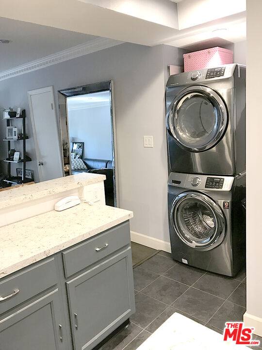 Apartment for rent at 8727 Shoreham Dr #2, West Hollywood, CA 90069