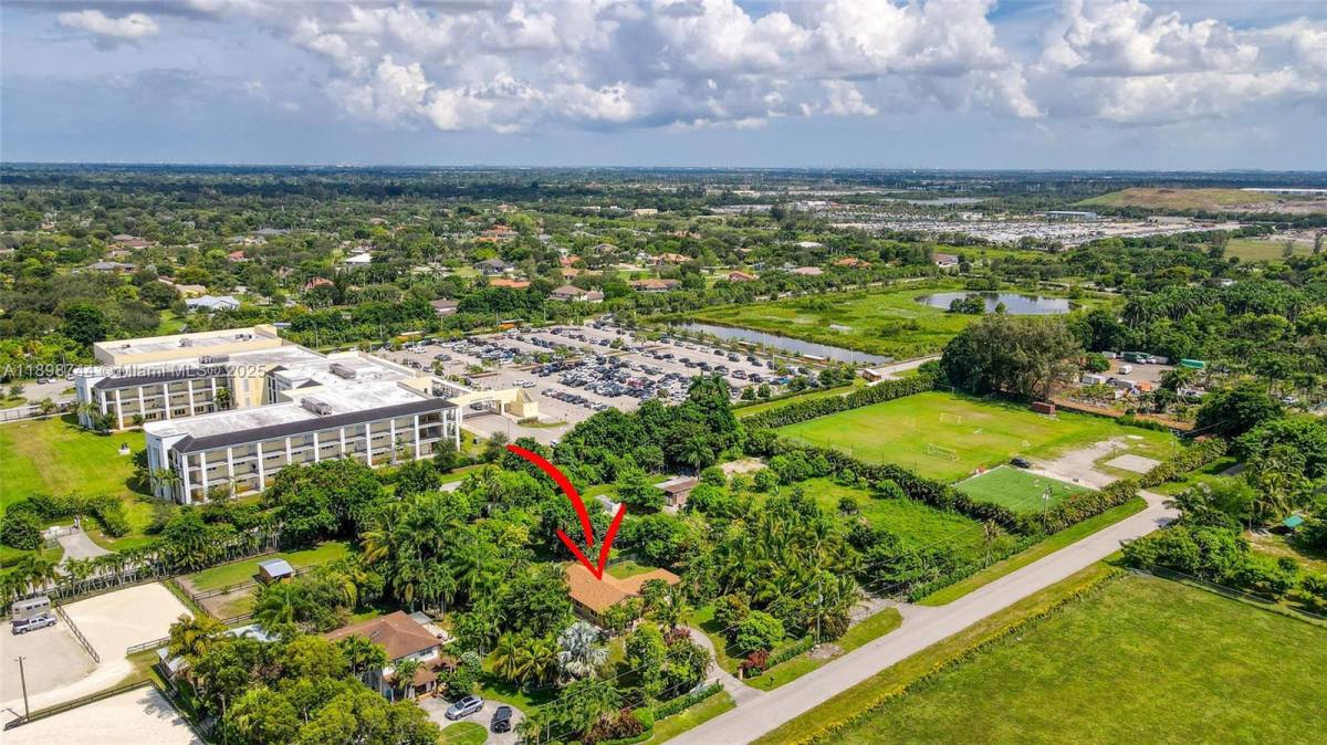 Apartment for rent at 5130 SW 208th Lane, Fort Lauderdale, FL 33332