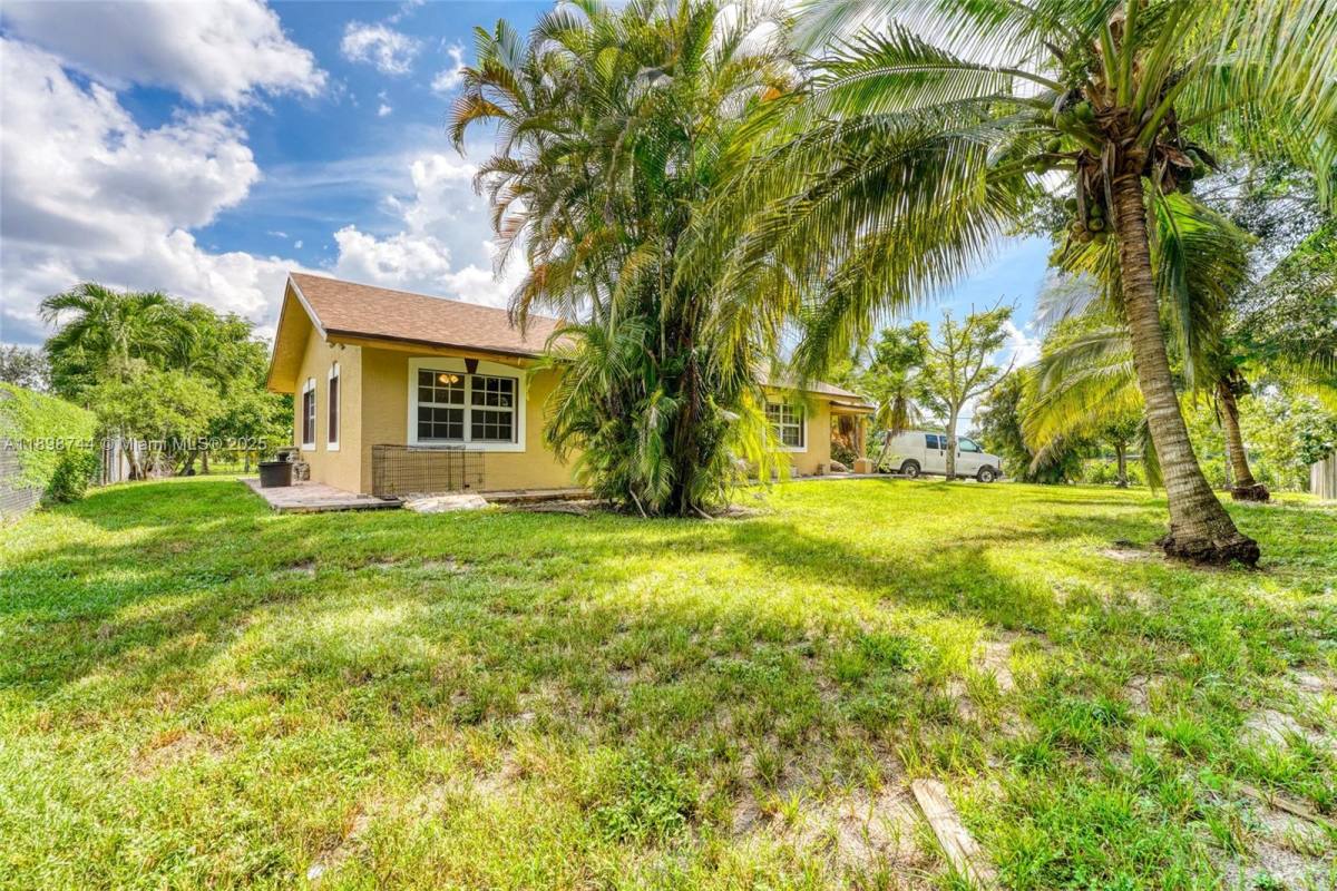 Apartment for rent at 5130 SW 208th Lane, Fort Lauderdale, FL 33332