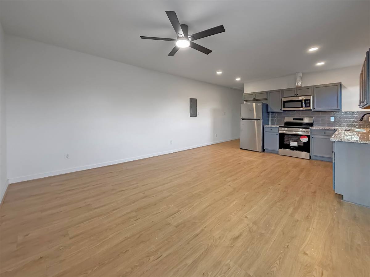 Apartment for rent at 6707 Ave F #1, Houston, TX 77011